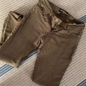 Olive green cropped pants